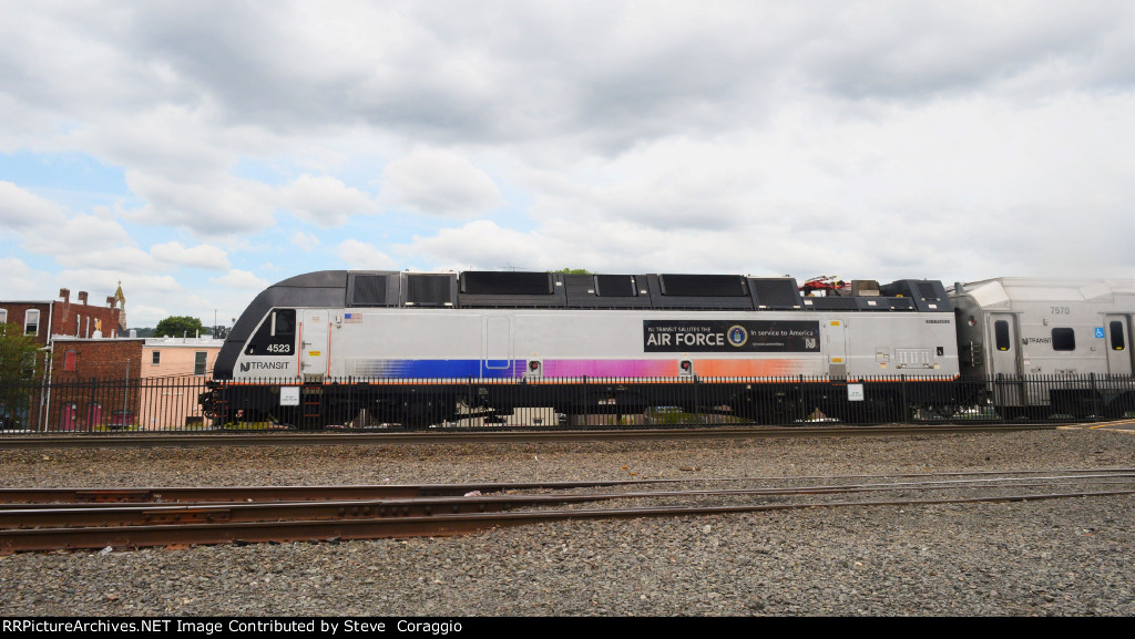 NJT 4523